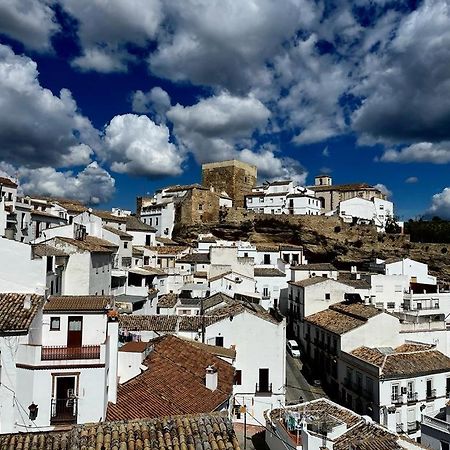 Casa De Las Lanzas Setenil De Las Bodegas Exteriér fotografie