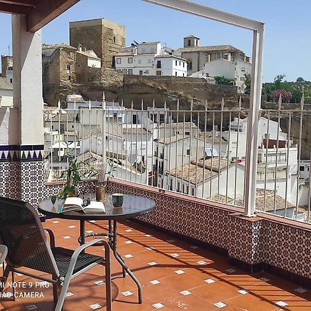 Casa De Las Lanzas Setenil De Las Bodegas Exteriér fotografie