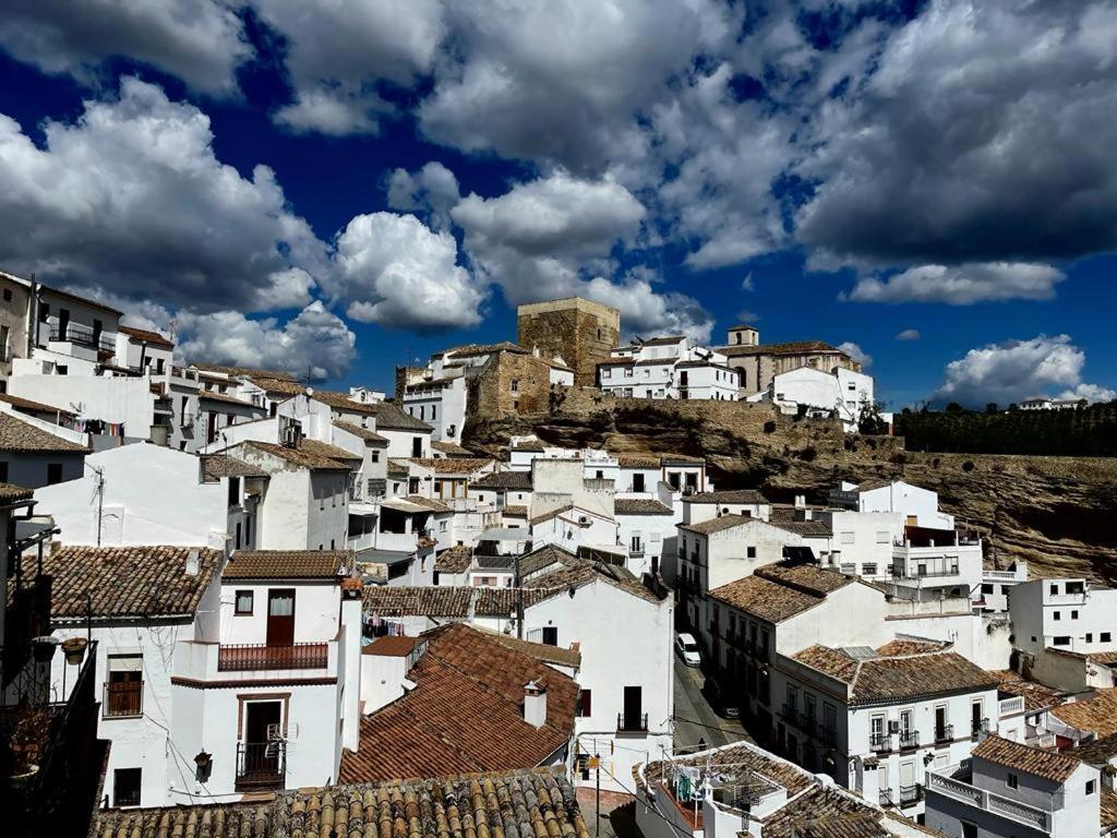 Casa De Las Lanzas Setenil De Las Bodegas Exteriér fotografie