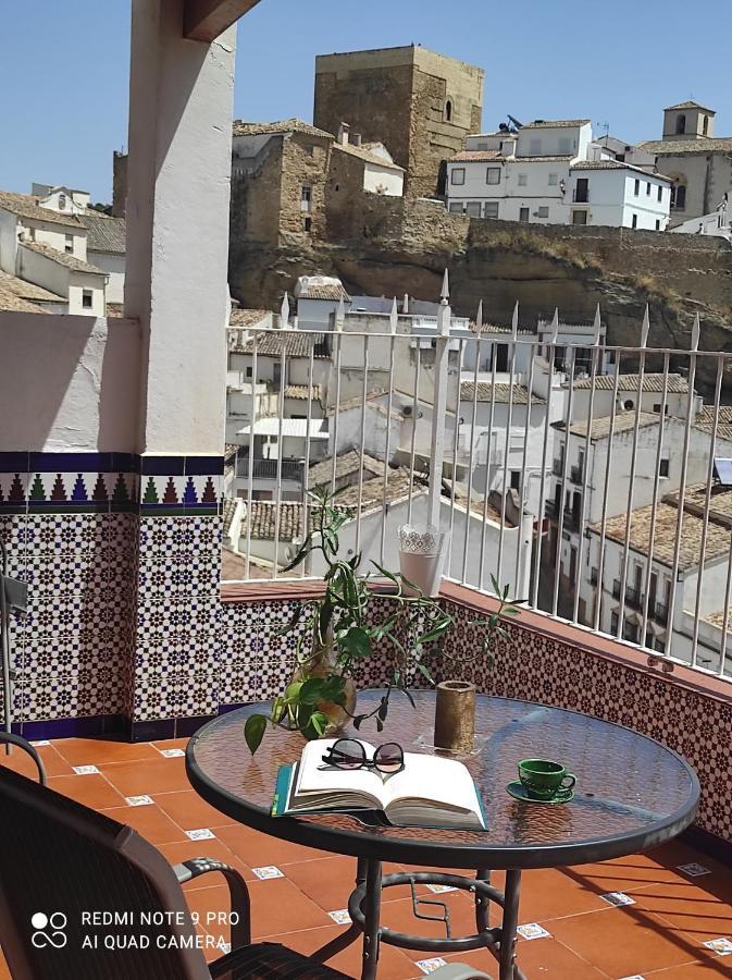 Casa De Las Lanzas Setenil De Las Bodegas Exteriér fotografie